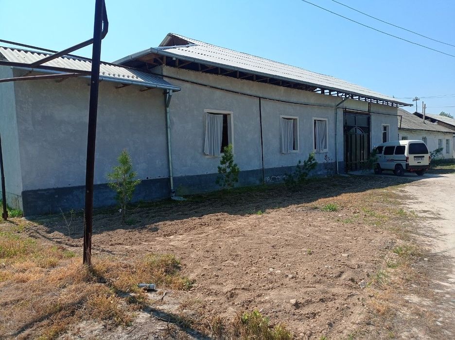 Toshken viloyati Yangiyol tumanida uy,xovli sotiladi. Yengi qurilgan