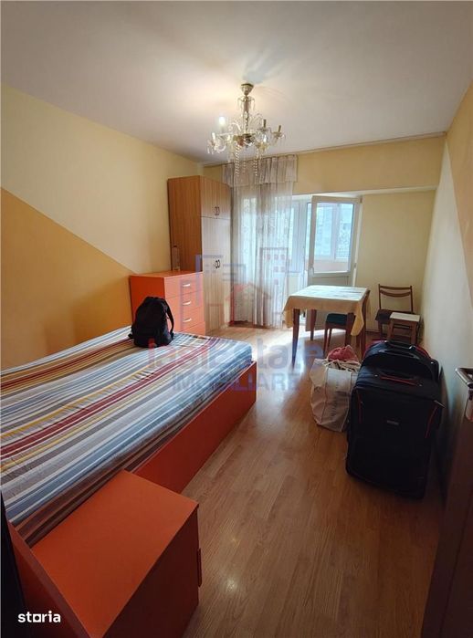 Camera de inchiriat in Apartament cu 3 camere decomandat cu 2 bai