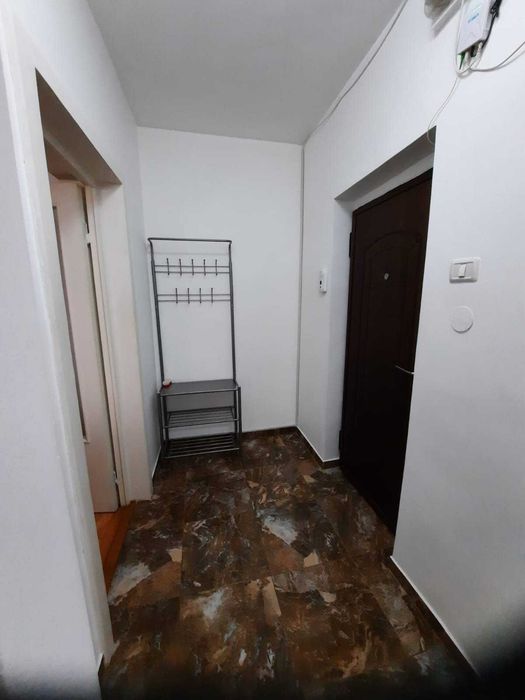 Proprietar inchiriez apartament 2 camere strada Horia km0