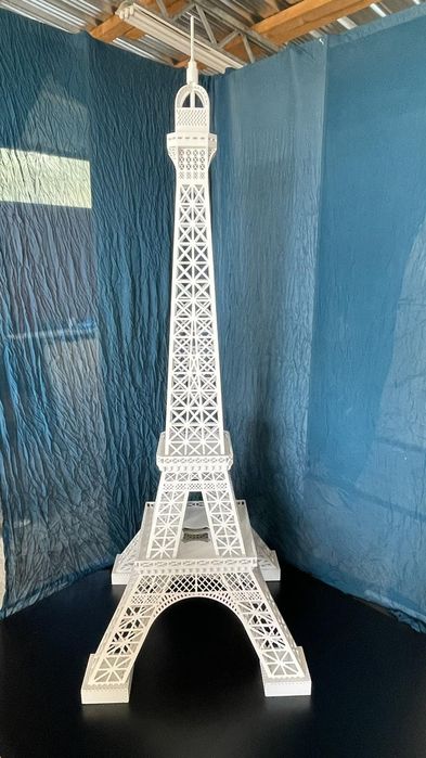 Айфеловата кула макет.от MDF 213см. Височина 75 см.  На 75см ширина