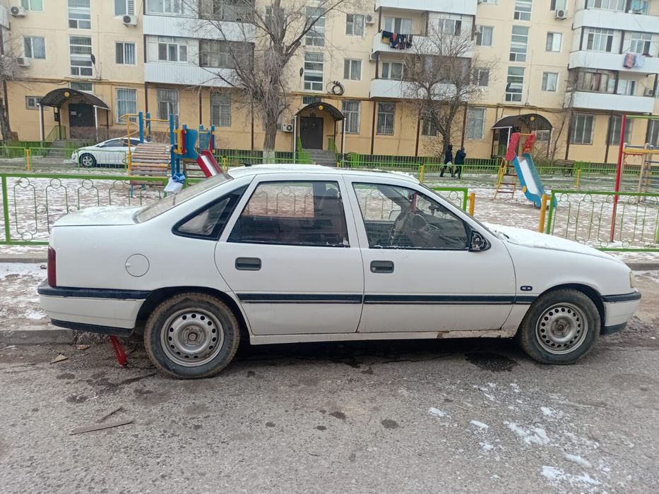 Машина opel 1990 срочно сатылады