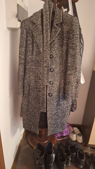 Продам пальто демисезонное