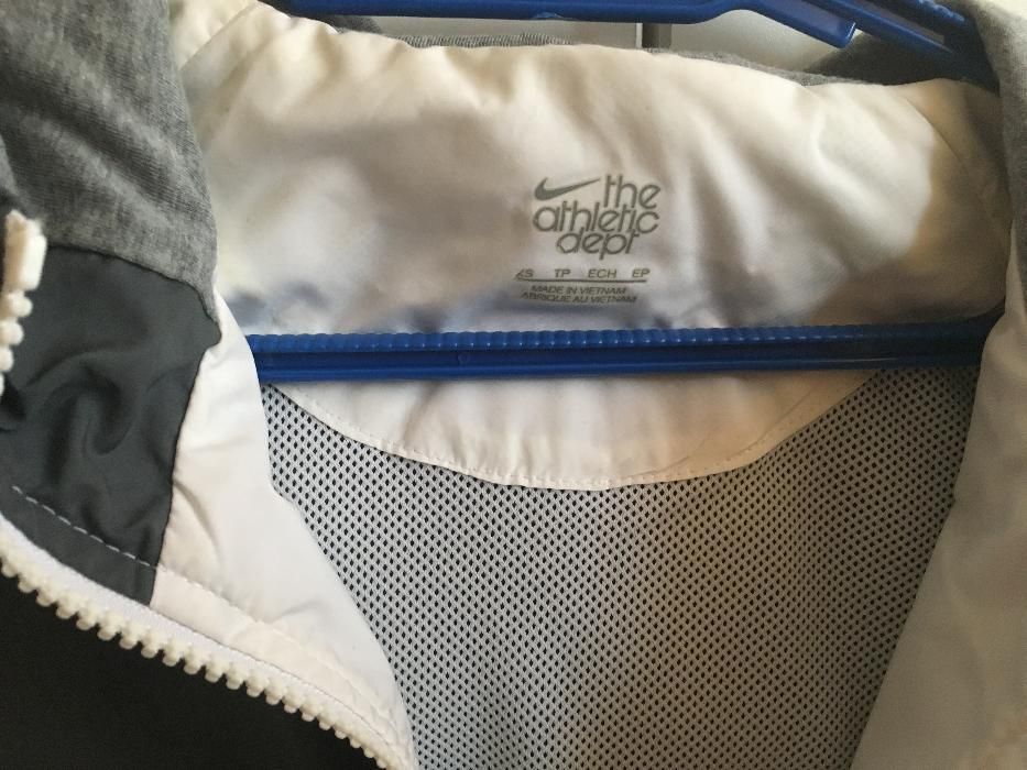 Пролетно-лятно яке Nike