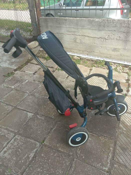 Детска триколка.