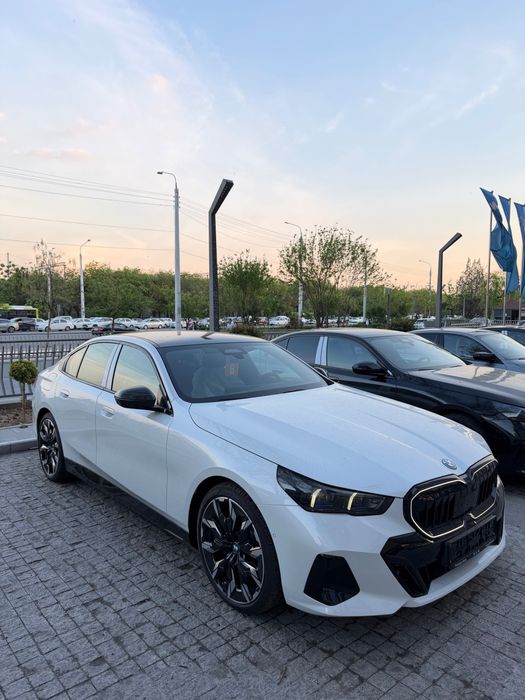 Продам новый BMW 550E xDrive Hybrid в наличии с официальной гарантией