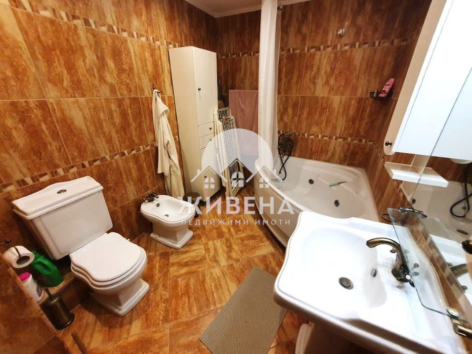 Продава луксозен 3-стаен апартамент, к.к.Слънчев ден, първа линия