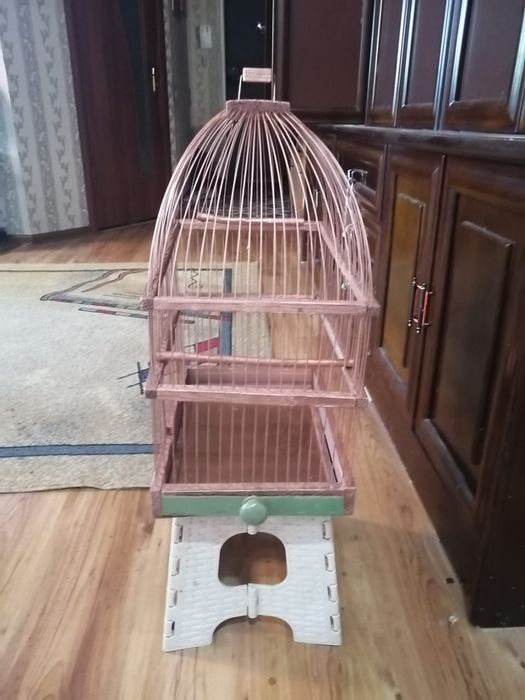 Продам Клетка для попугая.