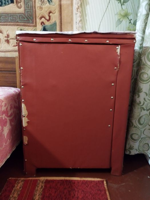 Ножная швейная машинка