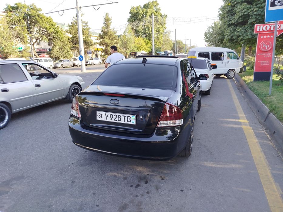 Kia cerato prodayotsya