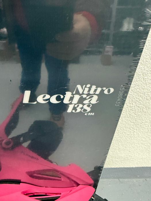 placa noua snowboard nitro lectra L138cm