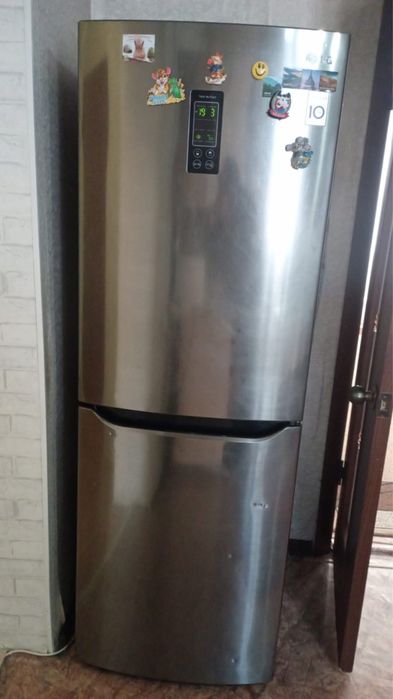 Продам холодильник LG