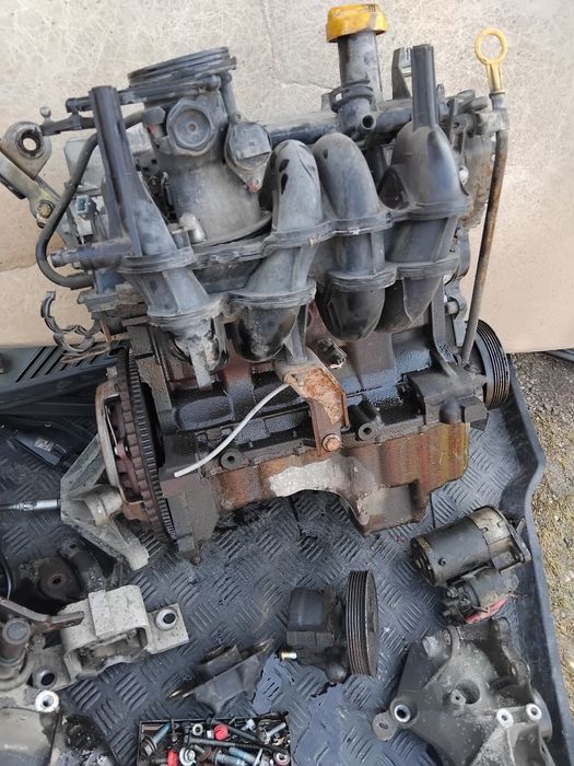 Vând motor logan 1.4 mpi + cutie
