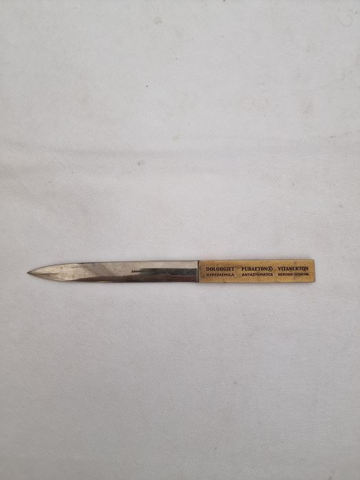 Deschizător scrisori