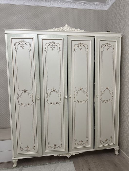 Срочно продам спальный гарнитур