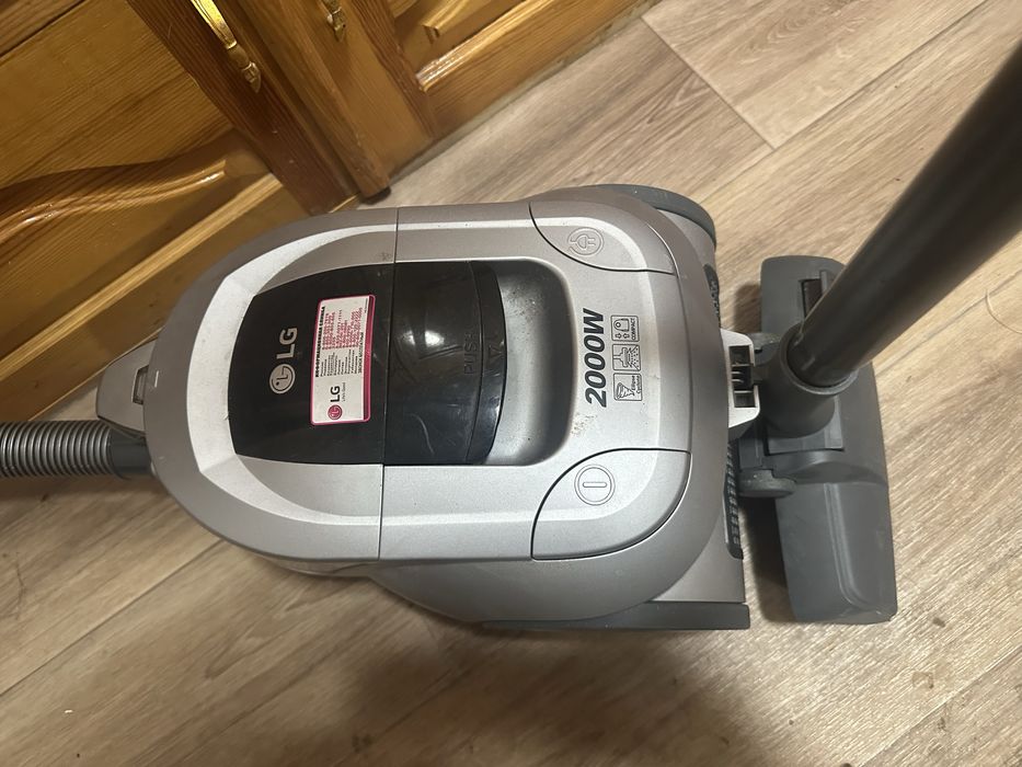 Продам пылесос LG 2000W