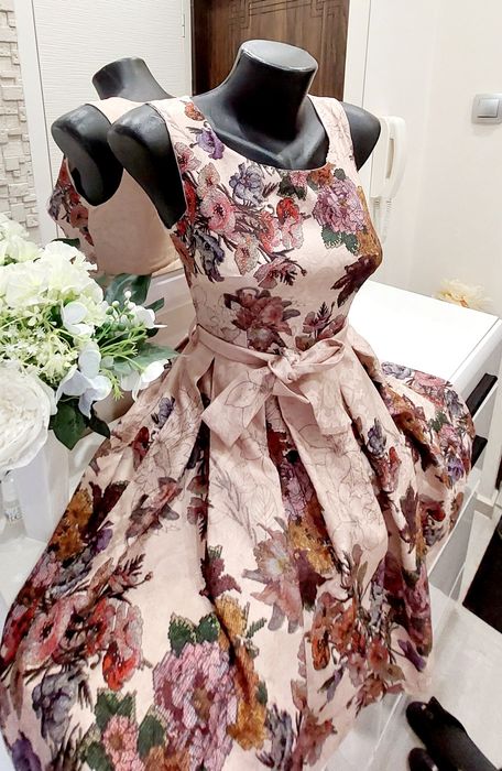 Уникална рокля..