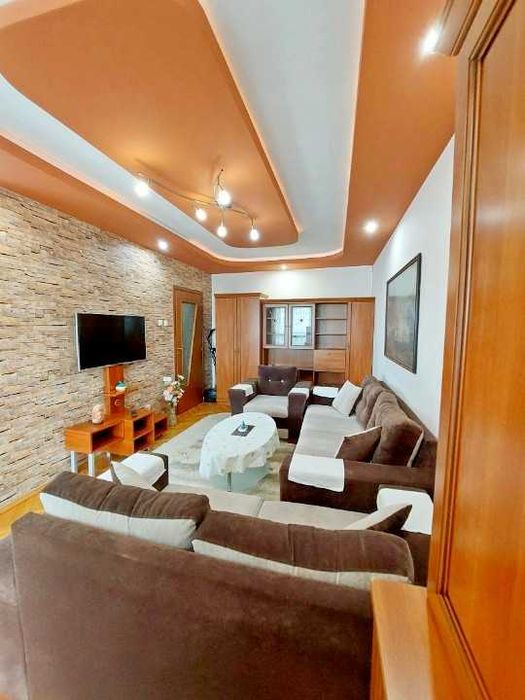 Дава се под наем Двустаен апартамент в Варна, Трошево - 103 кв.м за 700 € - Снимка #2