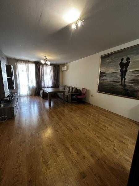 Дава се под наем Тристаен апартамент в Бургас, Зорница - 100 кв.м за 816 € - Снимка #1