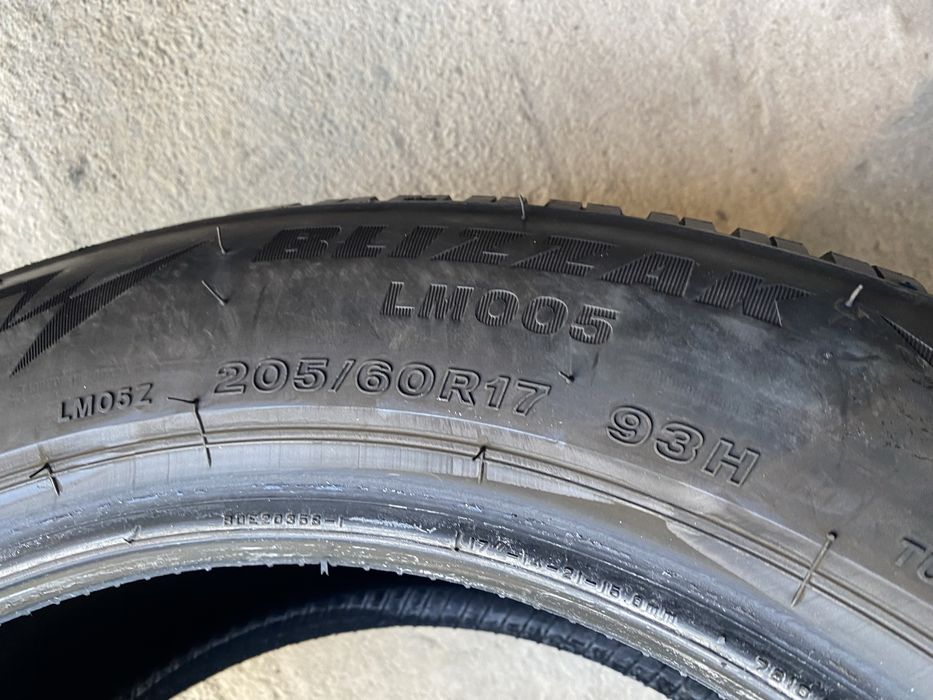 205/60/17 Зимни Бриджстоун