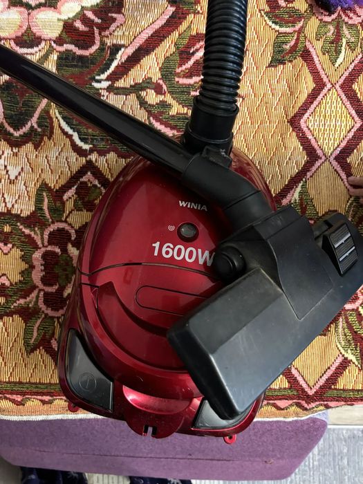 Пылесос продаю в