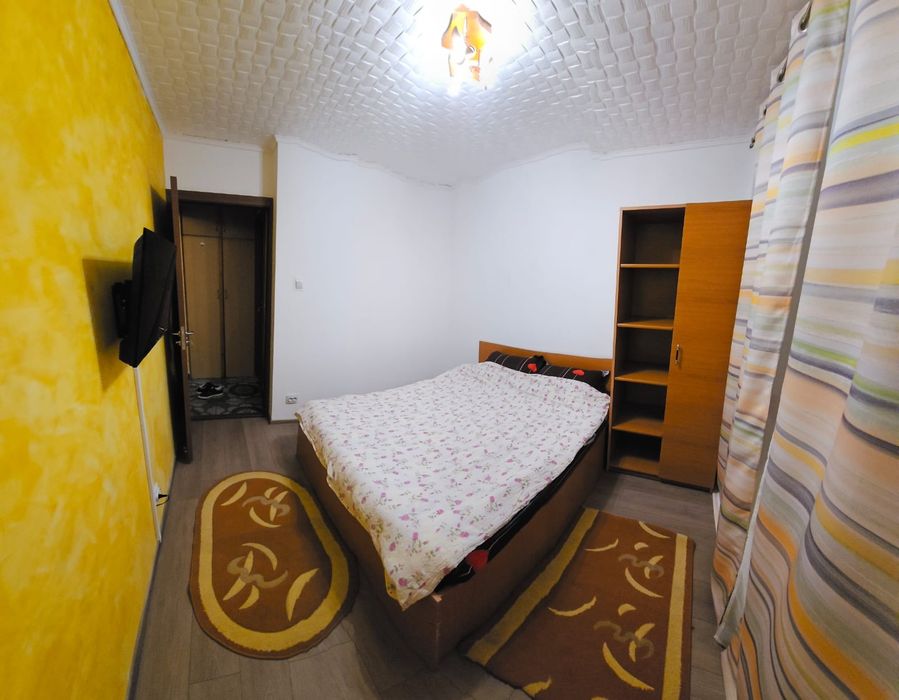 Vand apartament 2 camere decomandate, Micro 16.