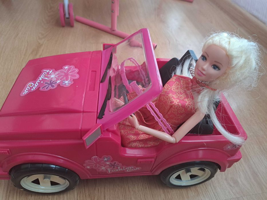 Голяма къща за кукли,различни забавни играчки