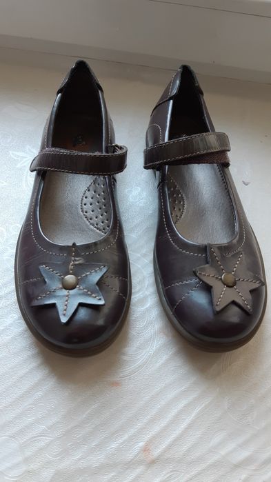 Продам школьные балетки