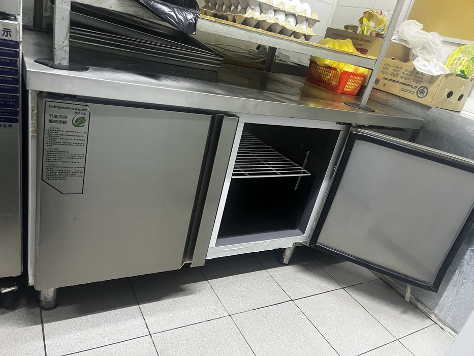 Холодильный стол (торг есть)