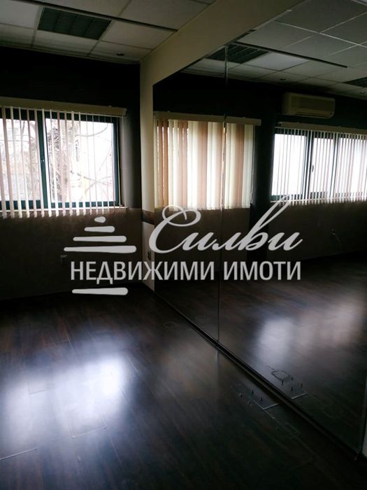 Дава се под наем Офис в Шумен, Център - 35 кв.м за 193.8 € - Снимка #2