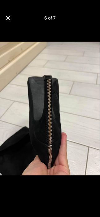 Cizme din imitatie de piele, masura 39, cu fermoar pe spate auriu si toc, super elegante