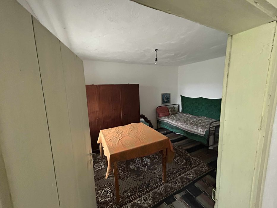 Къща с двор  с. Брестак, обявата е от собственик