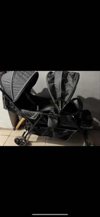 Продам срочно коляску для двойни.