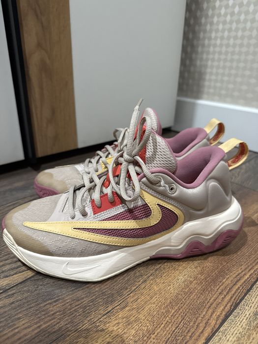 Кроссовки женские Nike