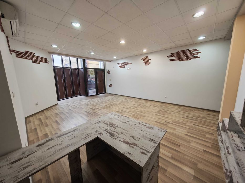 Дава се под наем Офис в Перник, Изток - 120 кв.м за 498.27 € - Снимка #12