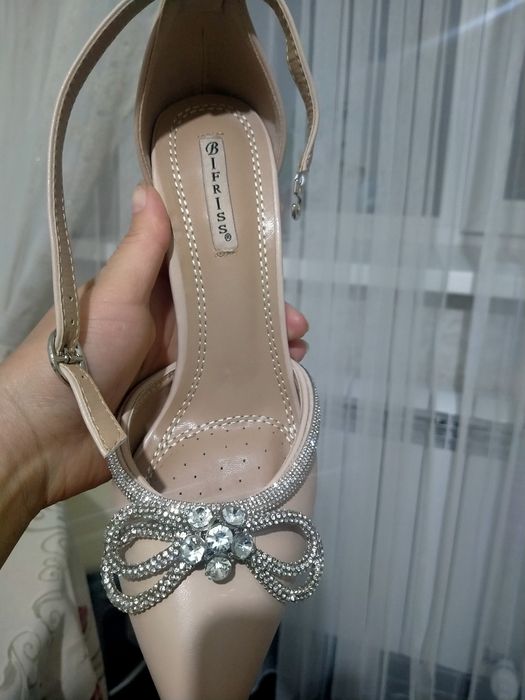 Продаю новые туфли 39 размер