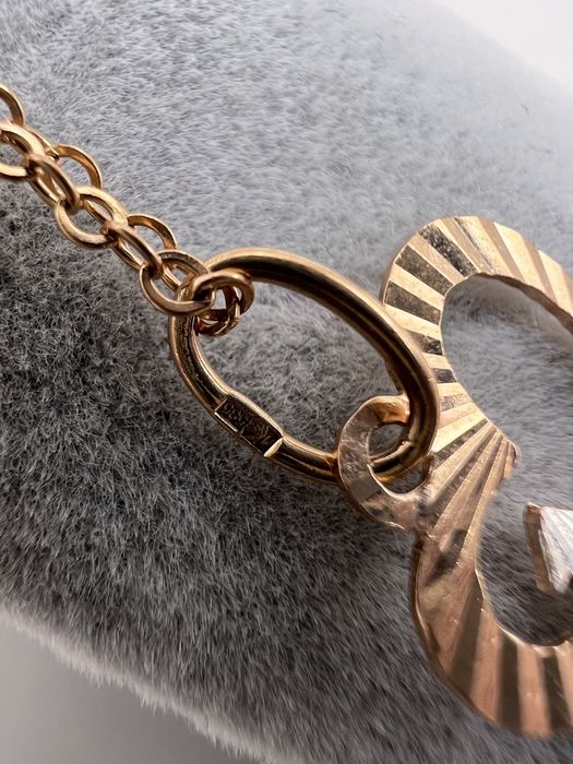 Продам золотой кулон.