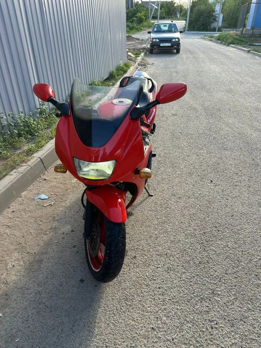 Продам Suzuki RF 400