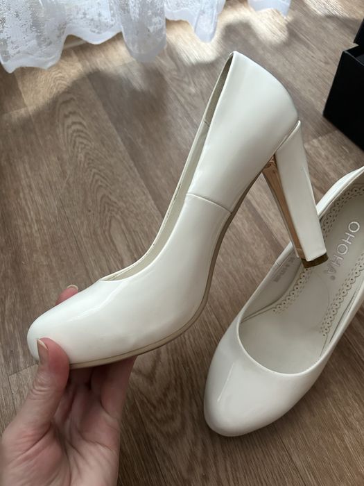 Туфли белые 38 размер