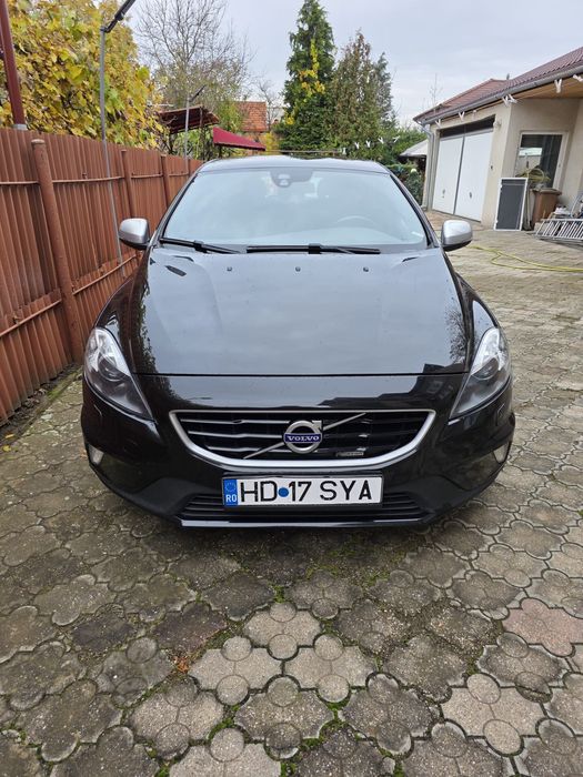 Volvo V40 - R Design