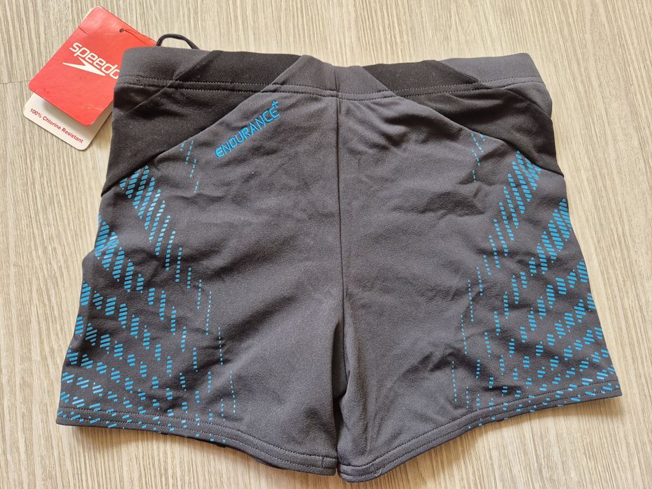 Детски бански Speedo 8г. + шапки HM