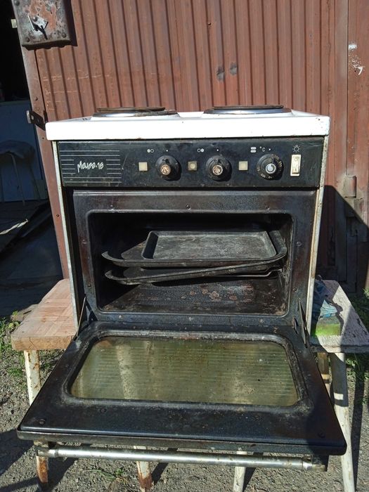 Продам электрическую плиту