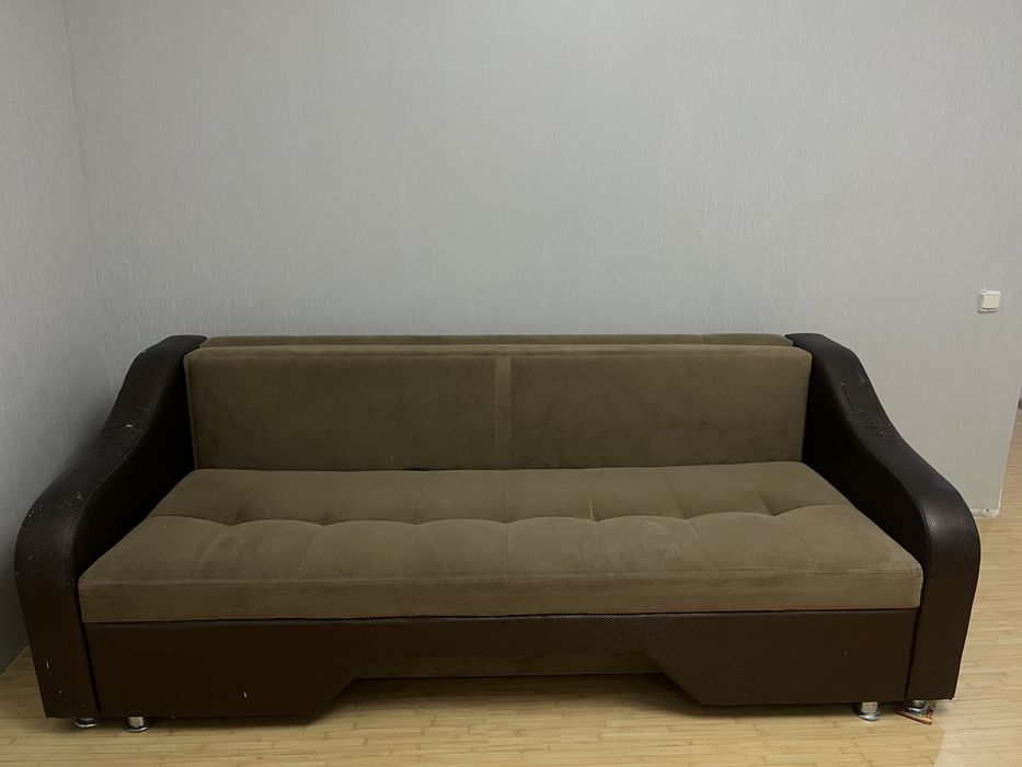 Диван двухспальный