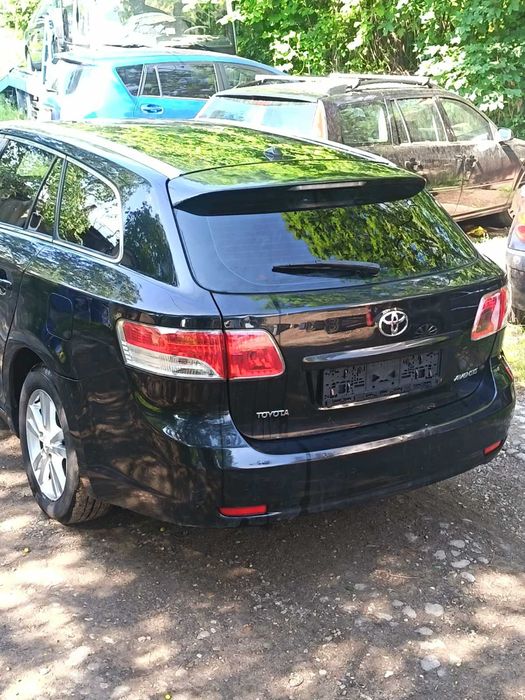 Toyota Avensis 2.0i 152hp  Estate НА ЧАСТИ