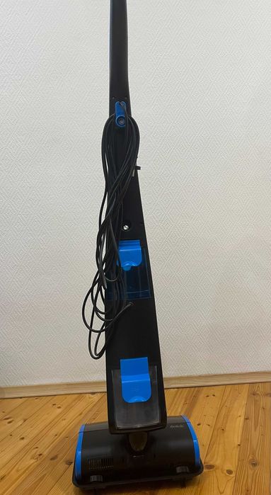 Вертикална прахосмукачка с измиване