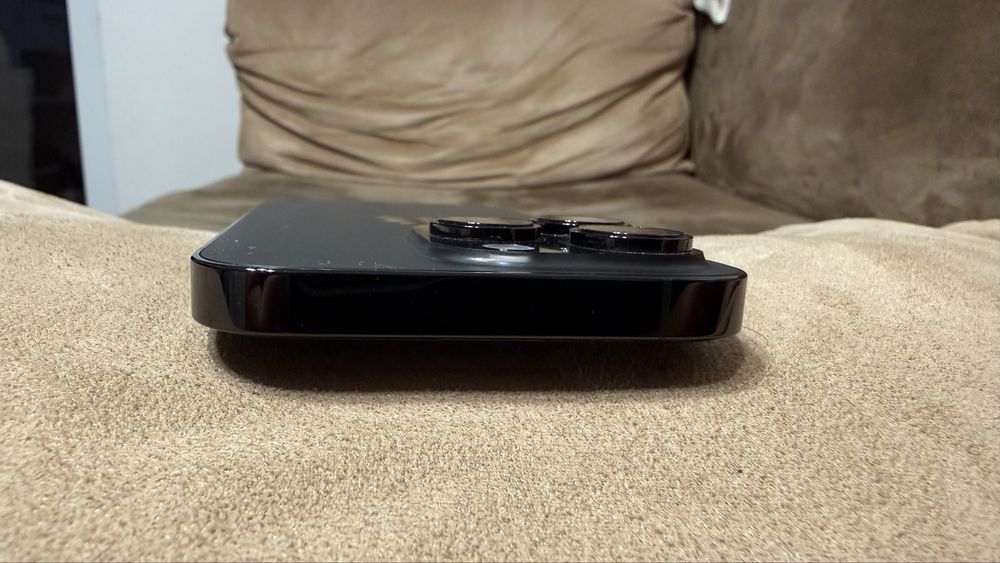 Продавам iPhone 14 pro 128 gb space black