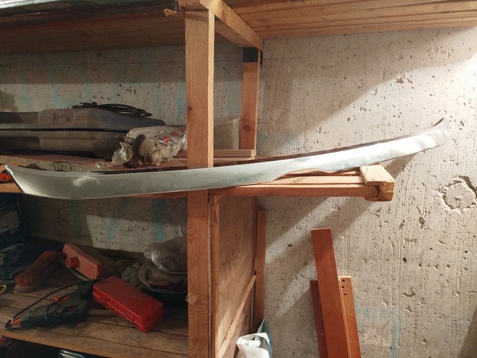 Молдинг капота Camry 50