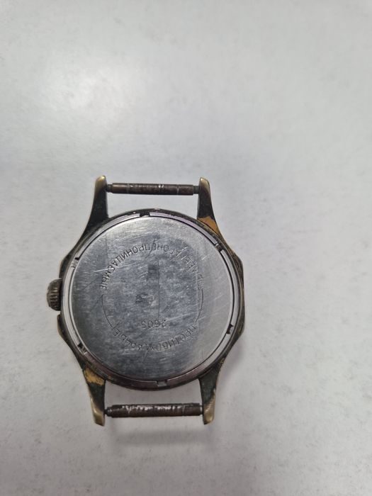 Продам часы Васток в рабочем состоянии.