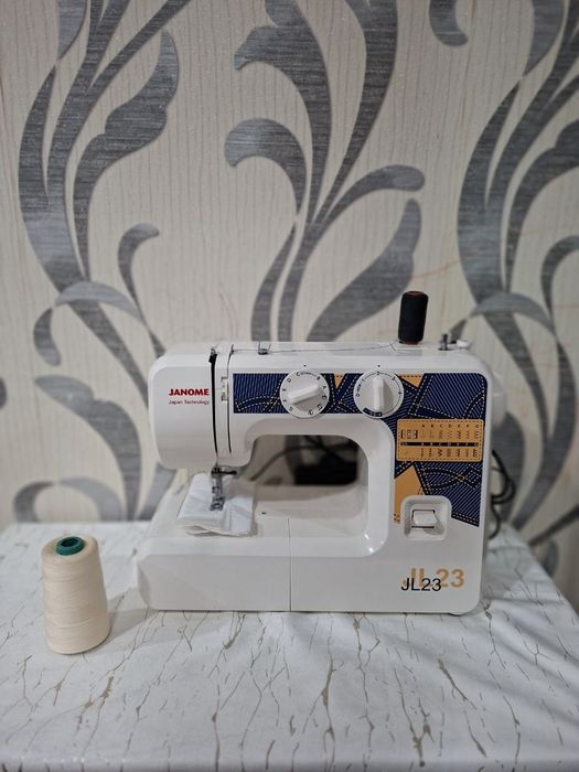 Продам швейную машинку.