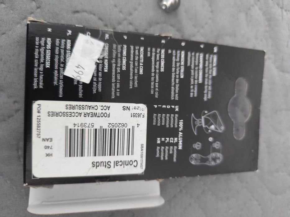 Cheița +crampoane pt iarba Adidas originale