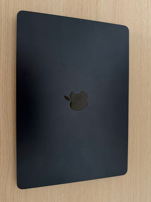 MacBook Air 13 M3 / 13" / 16GB / 512GB SSD / Midnight Blue / Baterie 100% / Impecabil